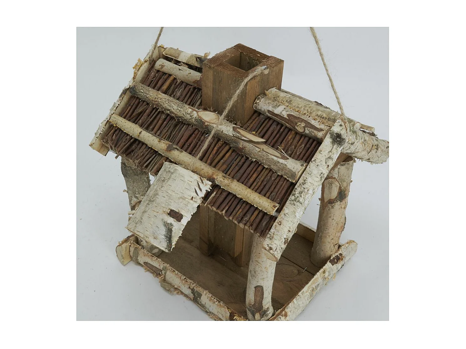 Vogelfutterhaus aus Birke, Kiefer und Weide