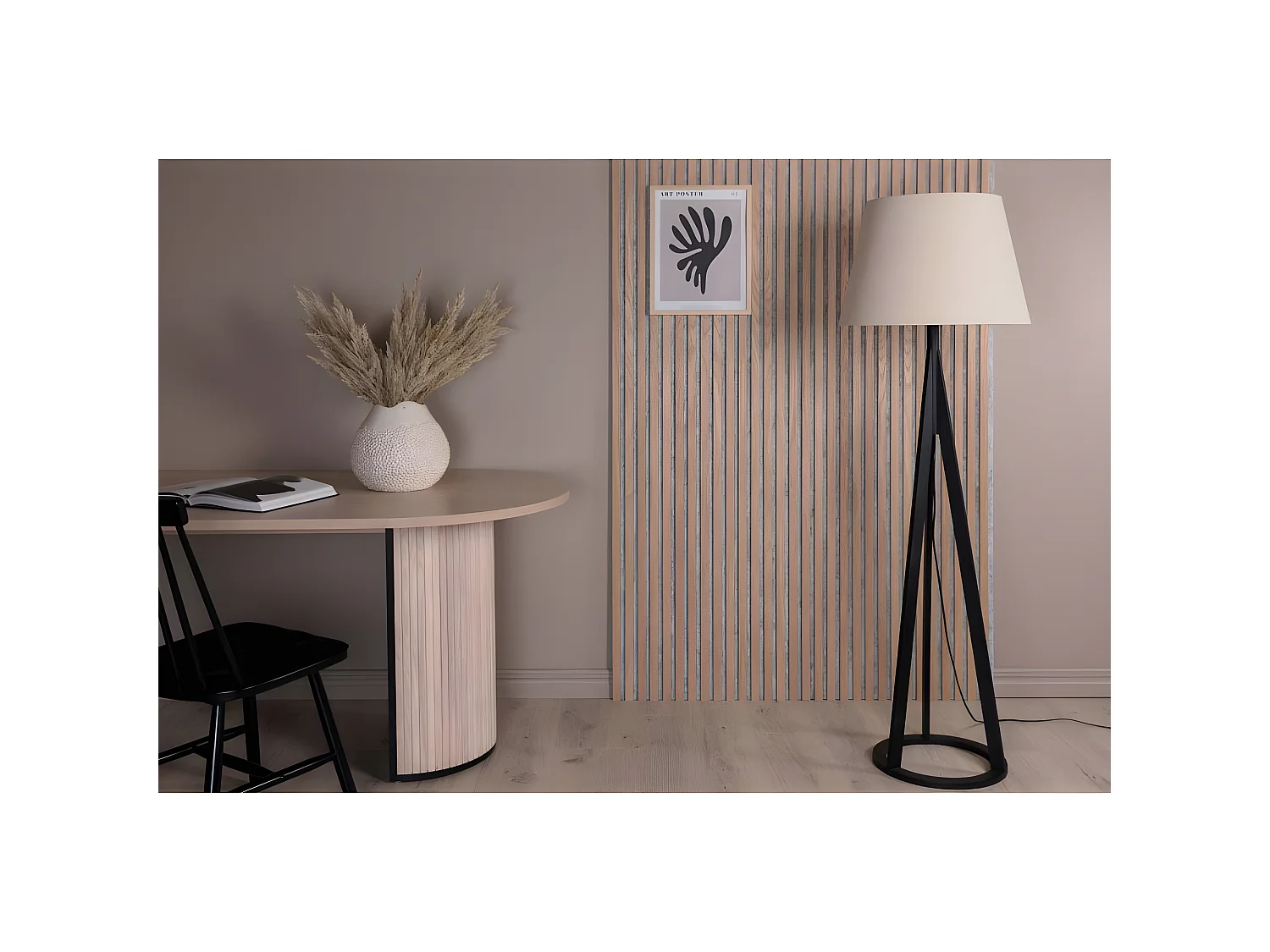 Stehlampe aus Gummibaumholz und Leinen Kona