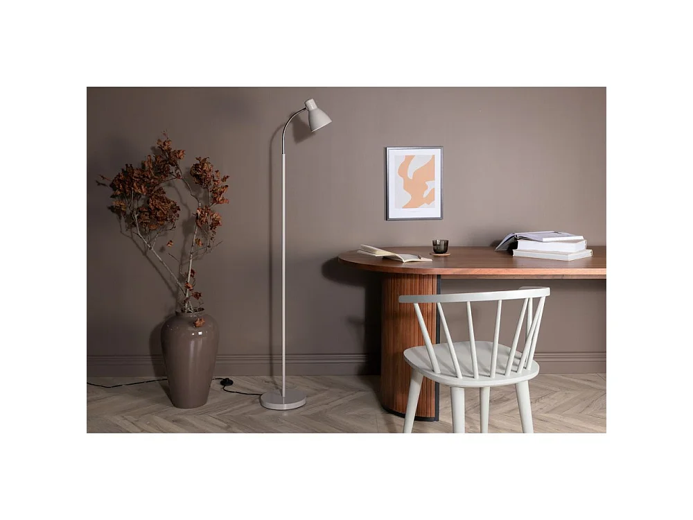 Stehleuchte aus Stahl Lina