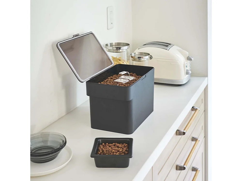 Boite à croquettes en plastique avec verre doseur Pet