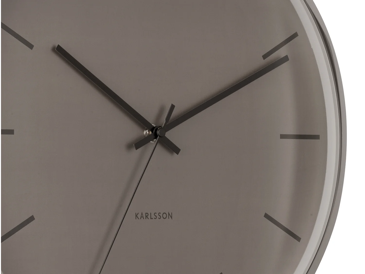 Horloge ronde en métal Nirvana Globe 40 cm