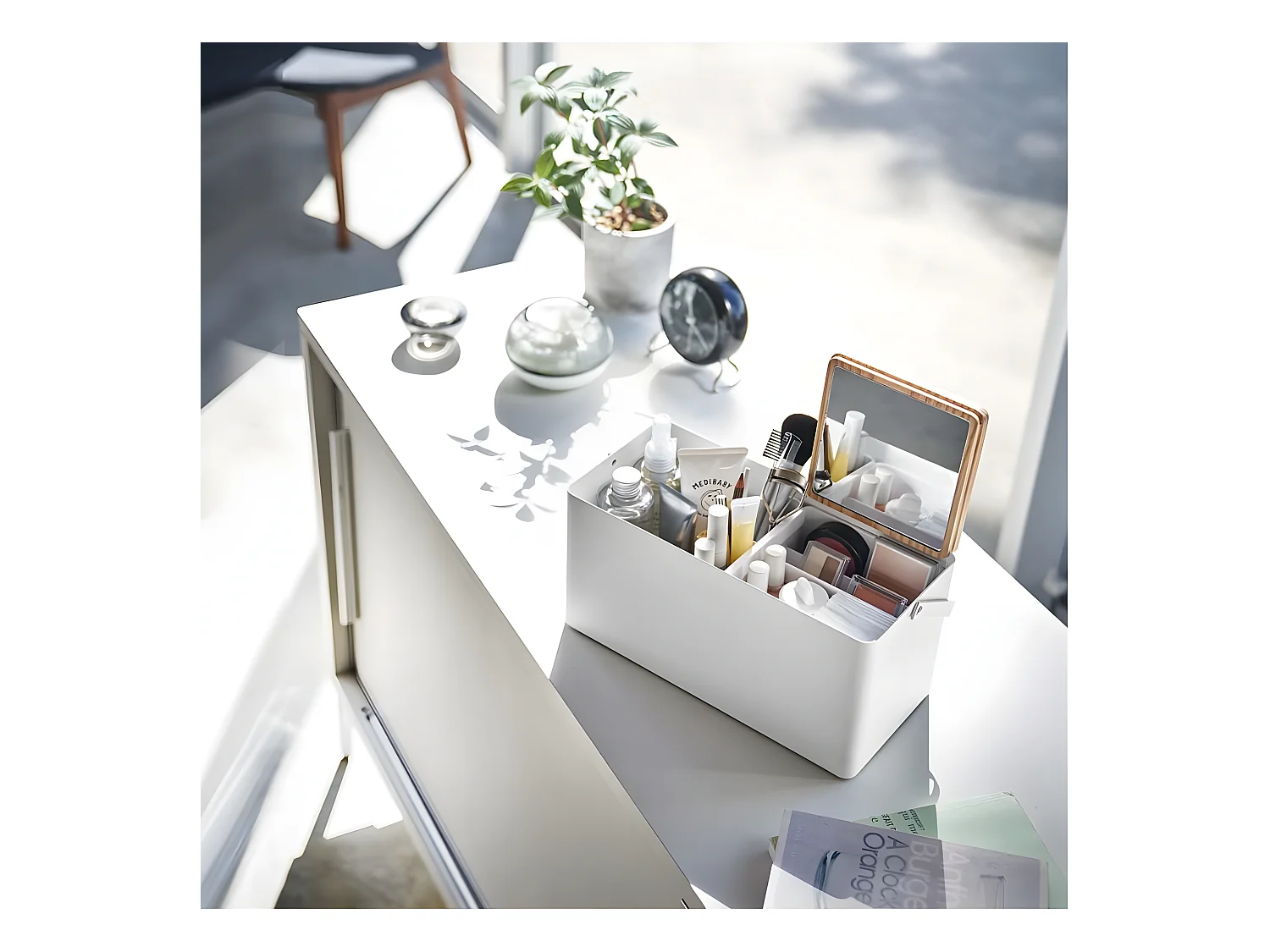 Boite de rangement spéciale maquillage en métal Tower makeup