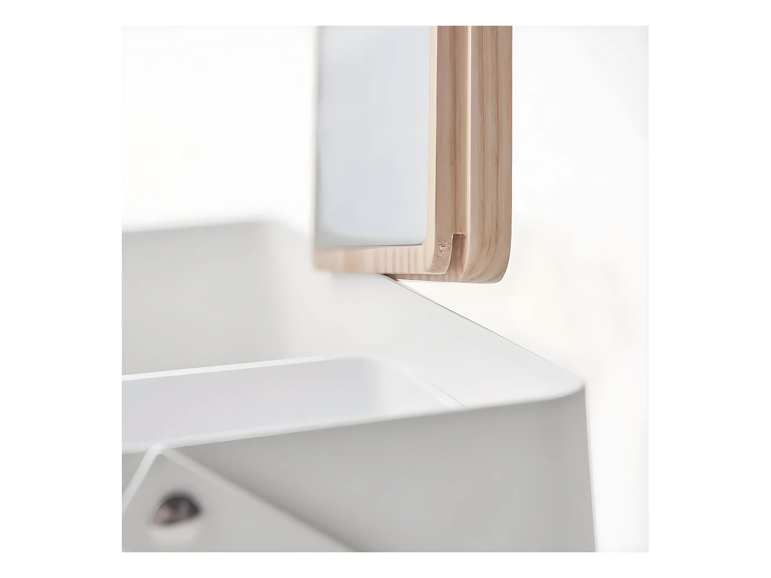 Boite de rangement spéciale maquillage en métal Tower makeup