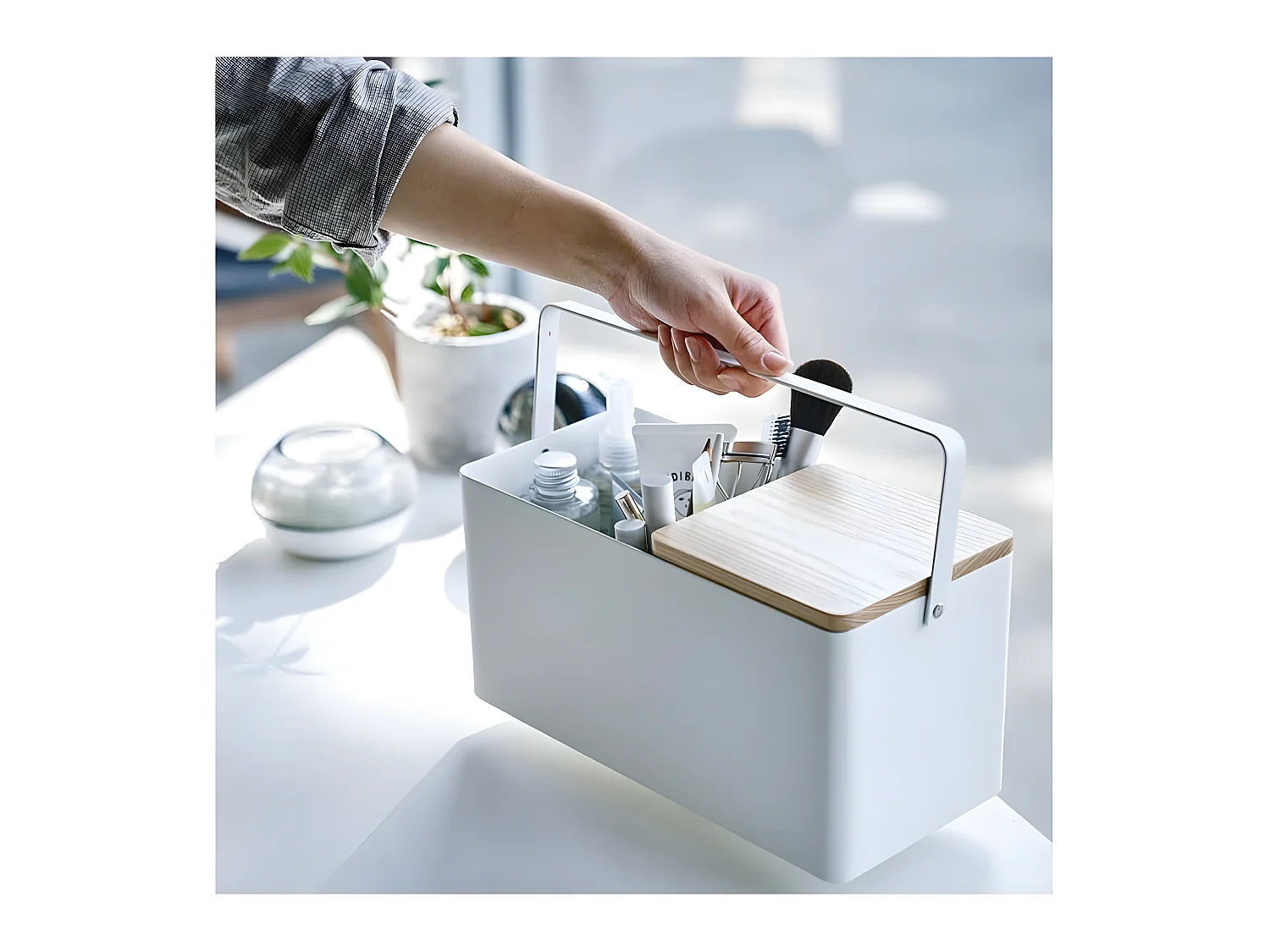 Boite de rangement spéciale maquillage en métal Tower makeup