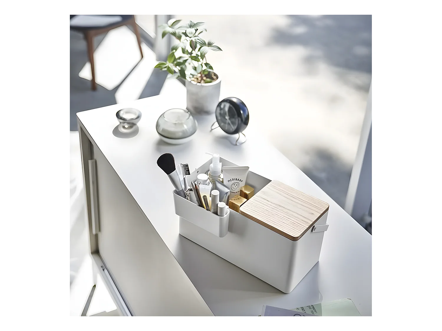 Boite de rangement spéciale maquillage en métal Tower makeup