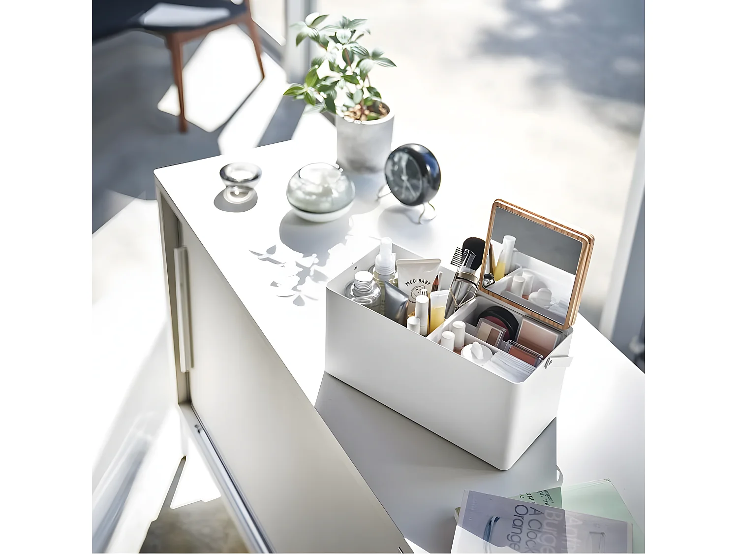 Boite de rangement spéciale maquillage en métal Tower makeup