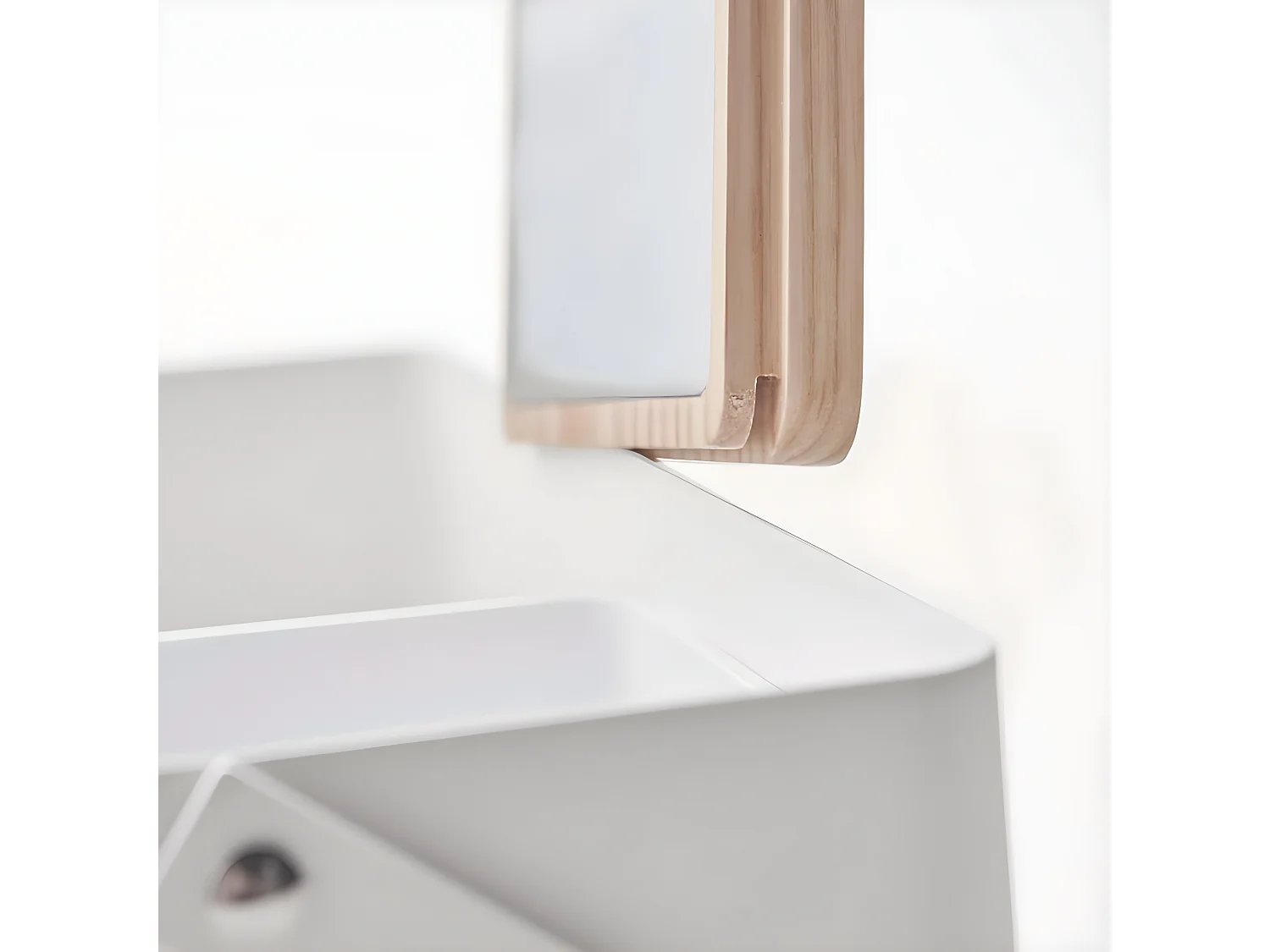 Boite de rangement spéciale maquillage en métal Tower makeup