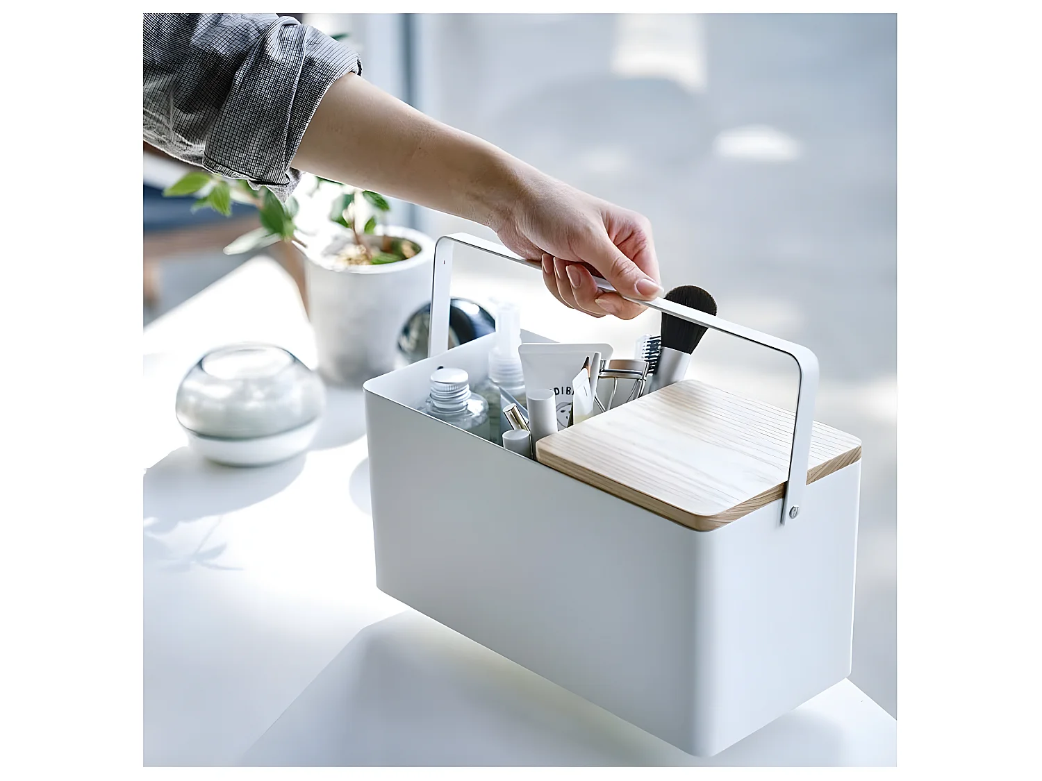 Boite de rangement spéciale maquillage en métal Tower makeup