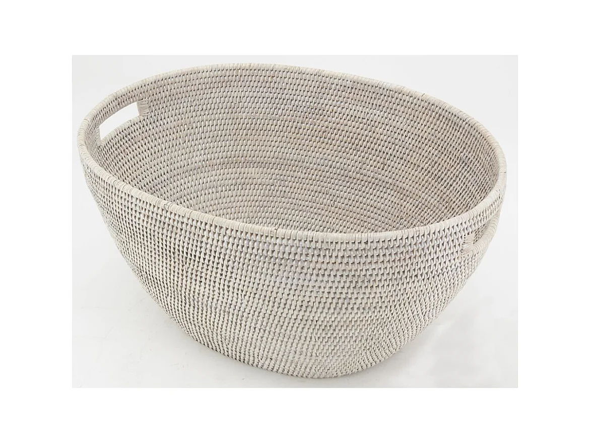 Corbeille à linge en rotin tressé patiné blanc