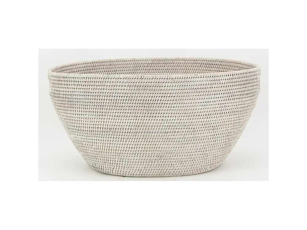 Corbeille à linge en rotin tressé patiné blanc