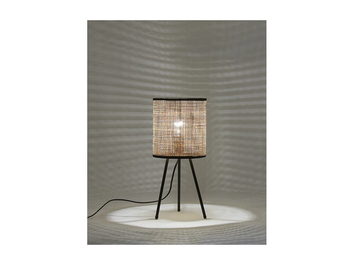 Lampe de chevet en métal et cannage