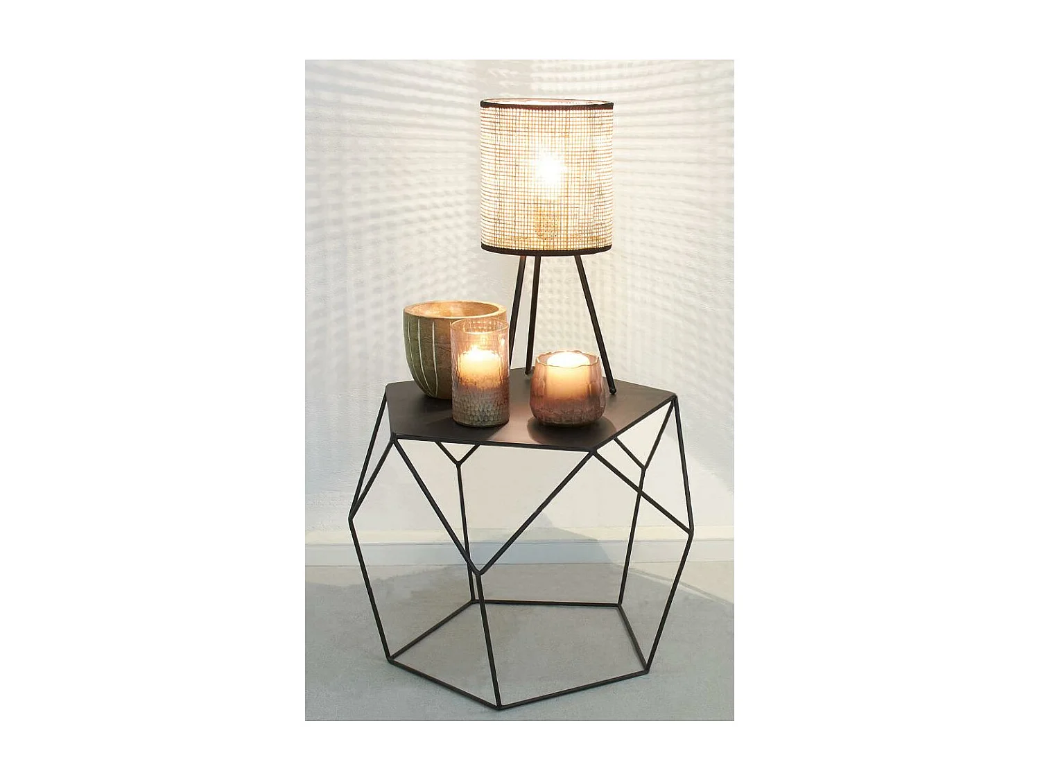 Lampe de chevet en métal et cannage