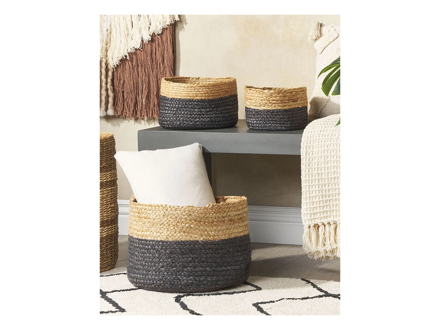 Set aus 3 handgefertigten natürlichen Schwarz Jutekörben Jabar