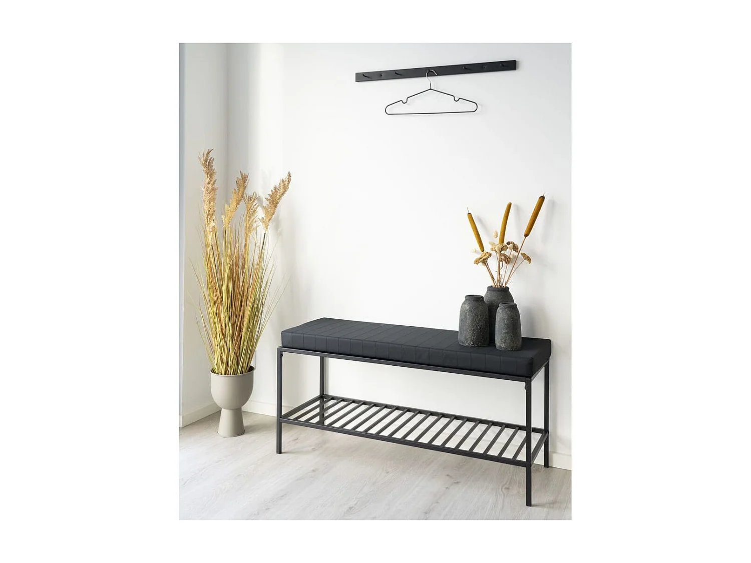 Banc Avery avec étagère et coussin Noir