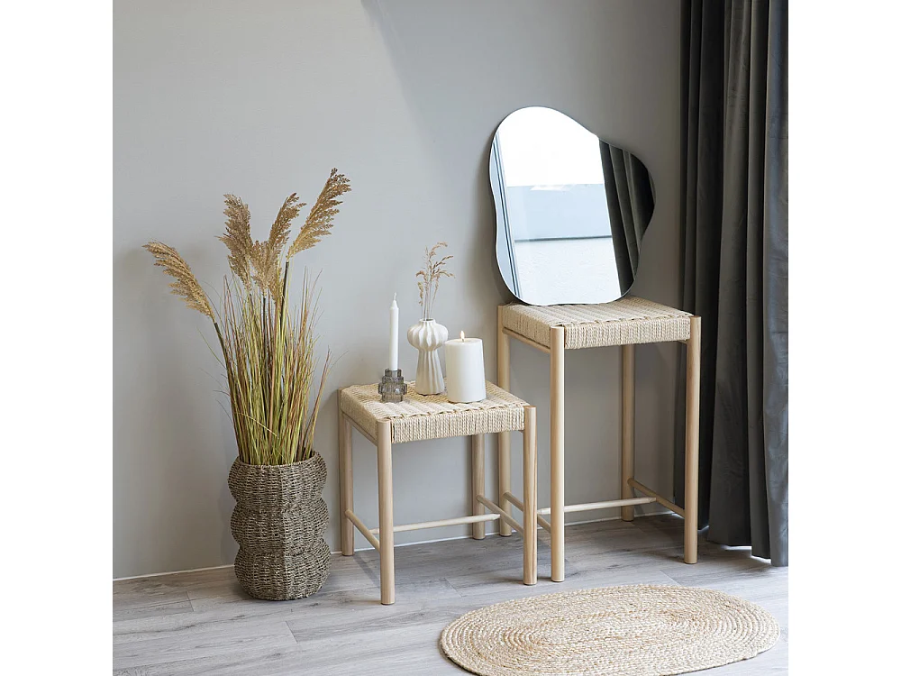 Taburete de álamo con asiento de mimbre