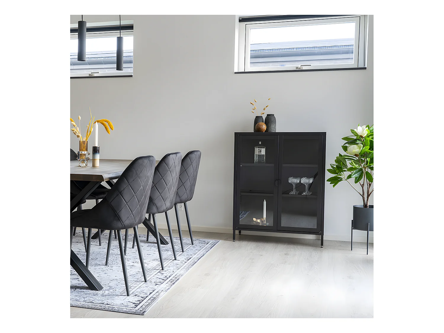 Brisbane - Vaisselier en verre et métal H101,5cm - Noir