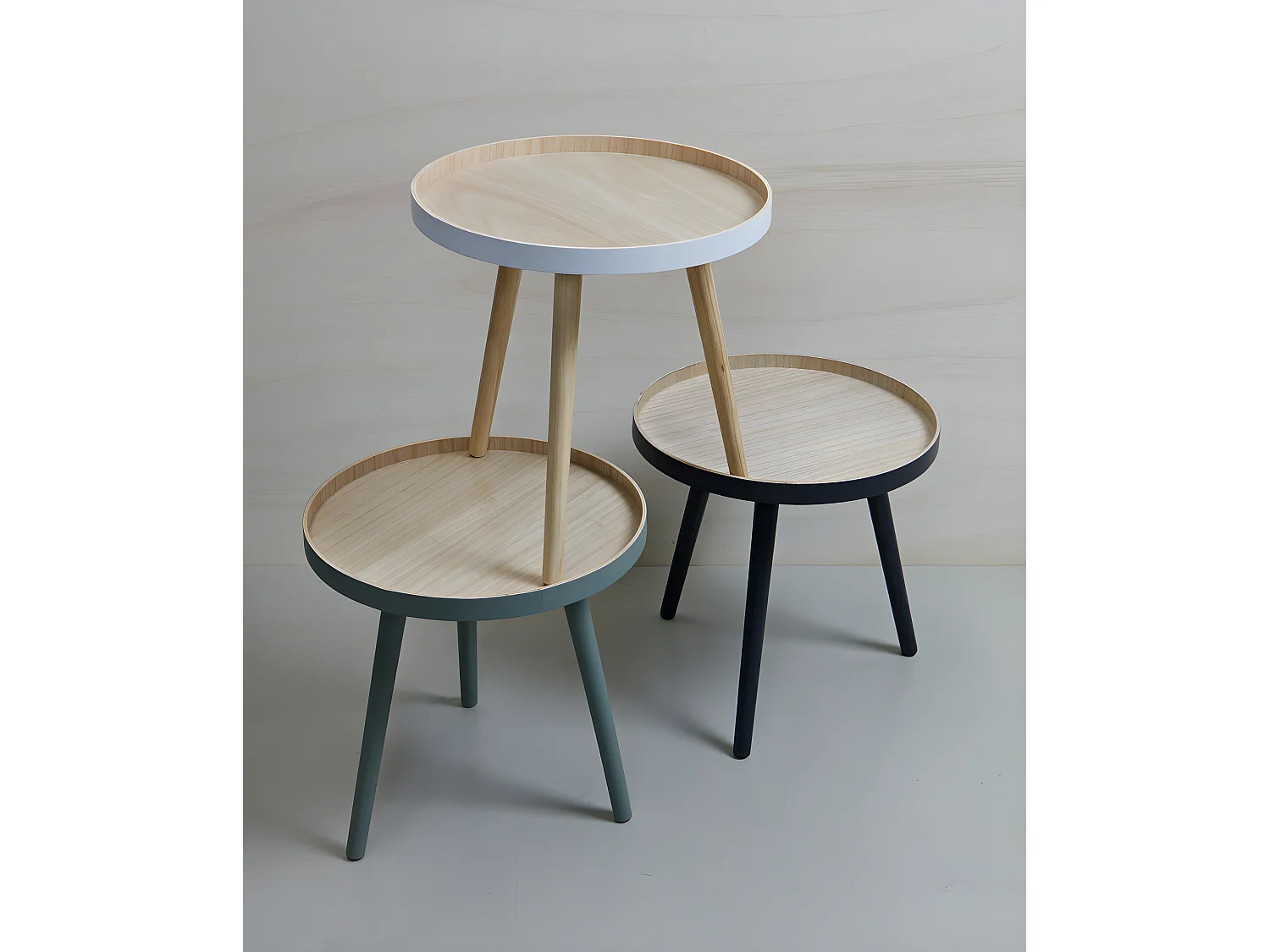 False - Table basse ronde trépied - Bois clair