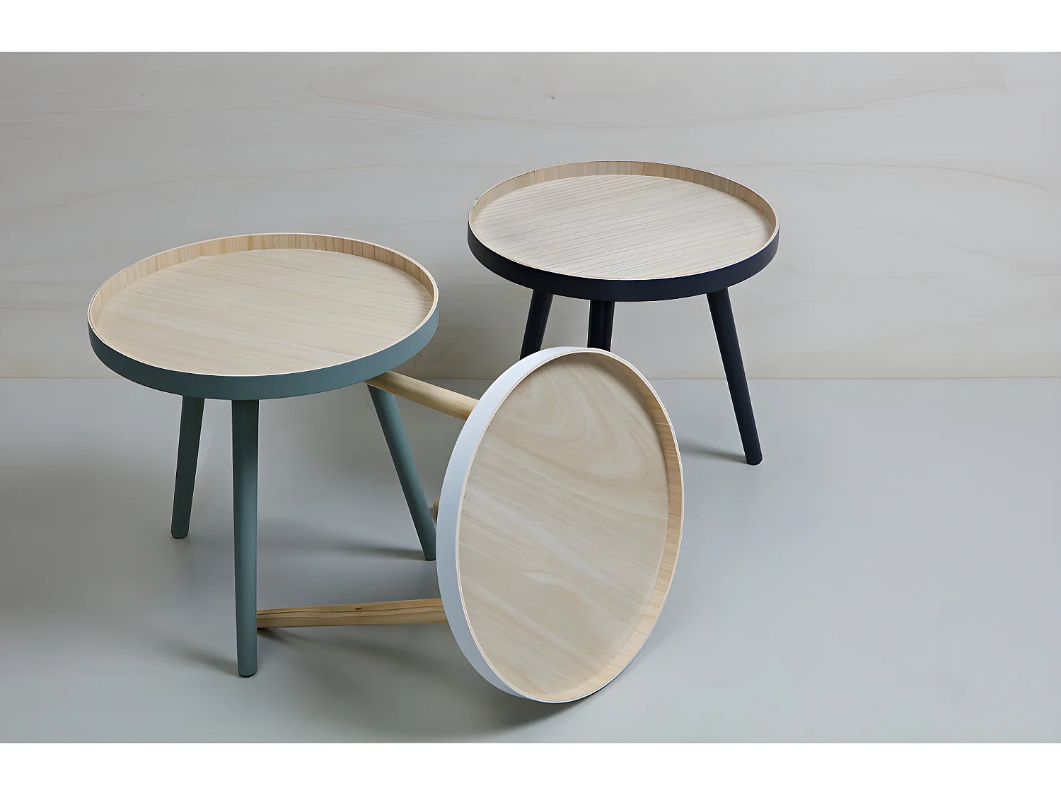 False - Table basse ronde trépied - Bois clair