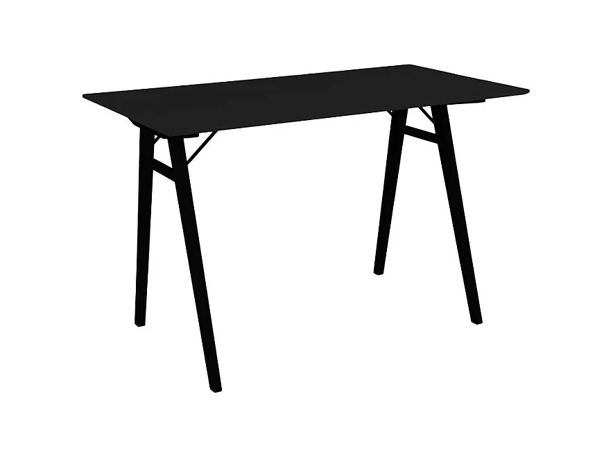 El escritorio de Vojen, negro.