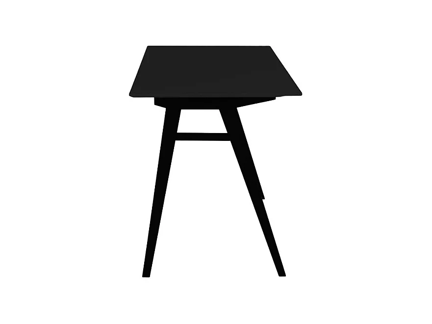 El escritorio de Vojen, negro.