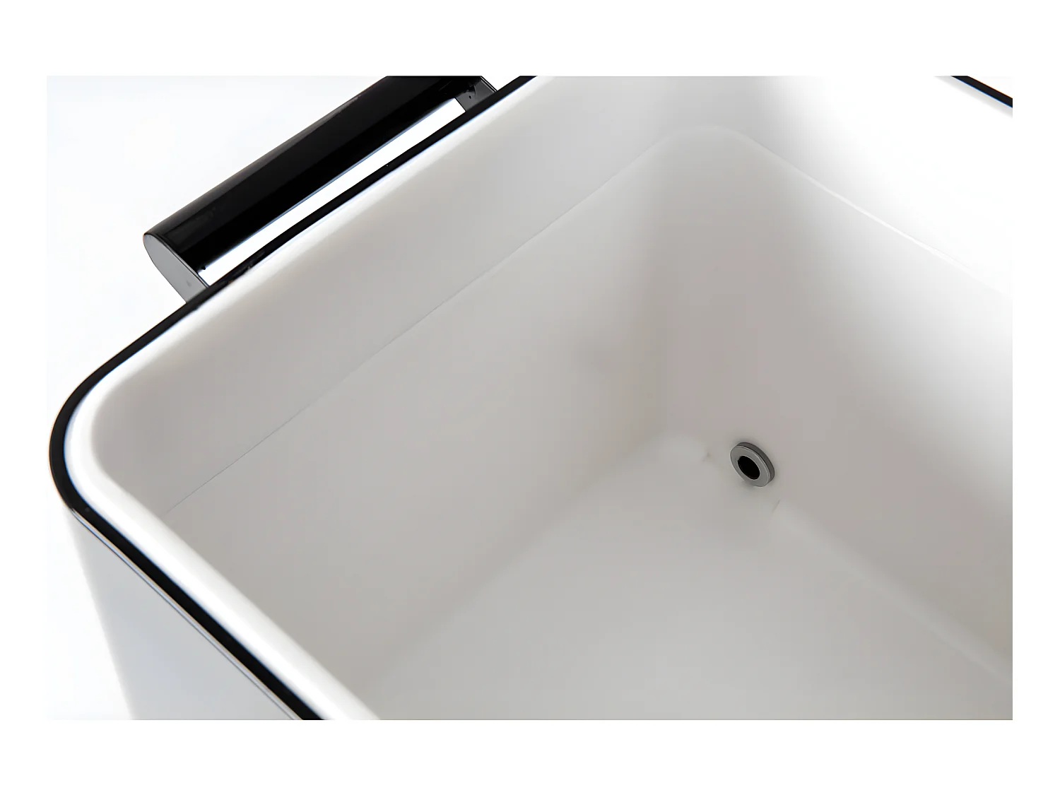 Be Cool - Glacière à roulettes métal - Noir