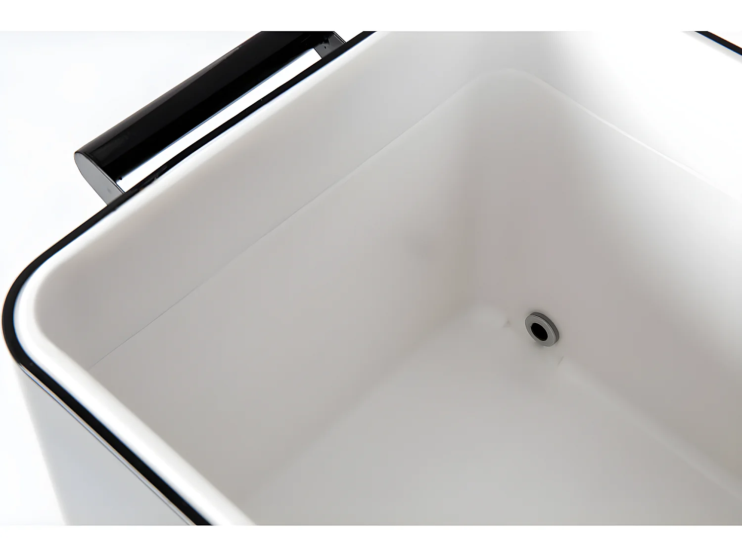 Be Cool - Glacière à roulettes métal - Noir