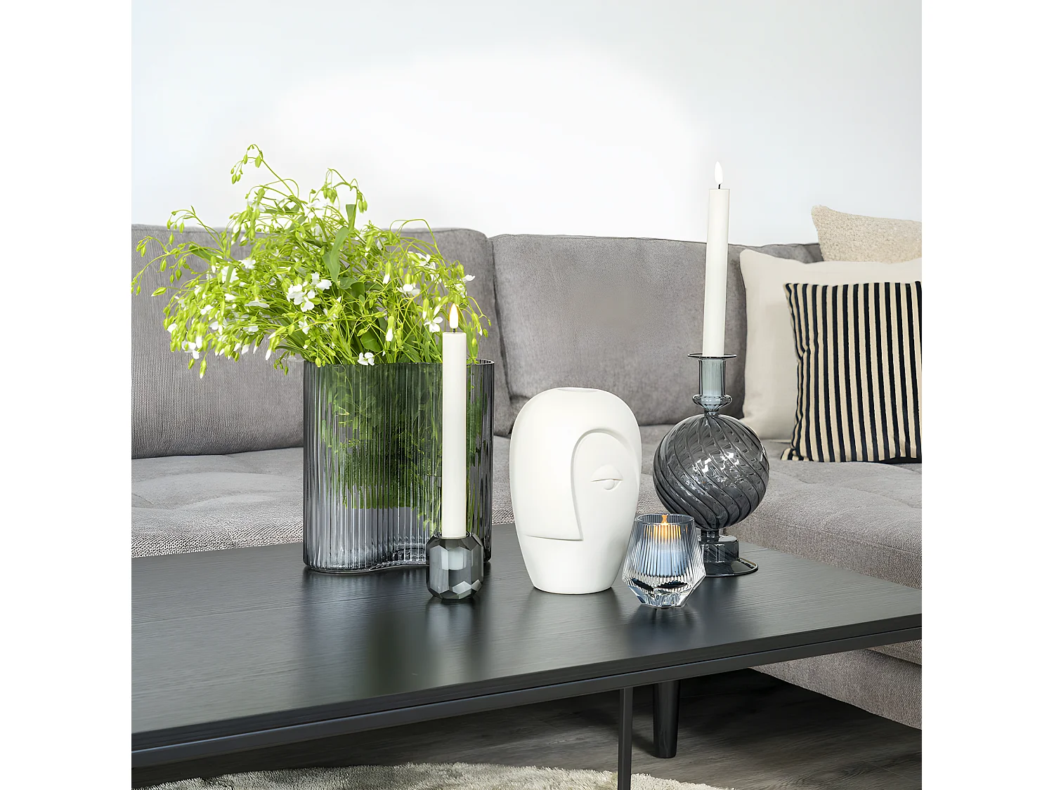 Nicoya - Vase en céramique avec visage H19,5cm - Ivoire