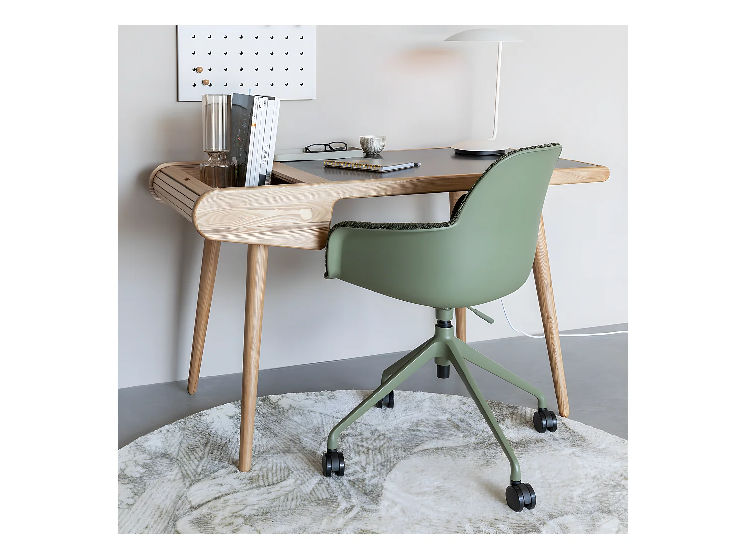 Albert Kuip - Chaise de bureau en tissu bouclette avec accoudoirs pivotante à roulettes - Vert