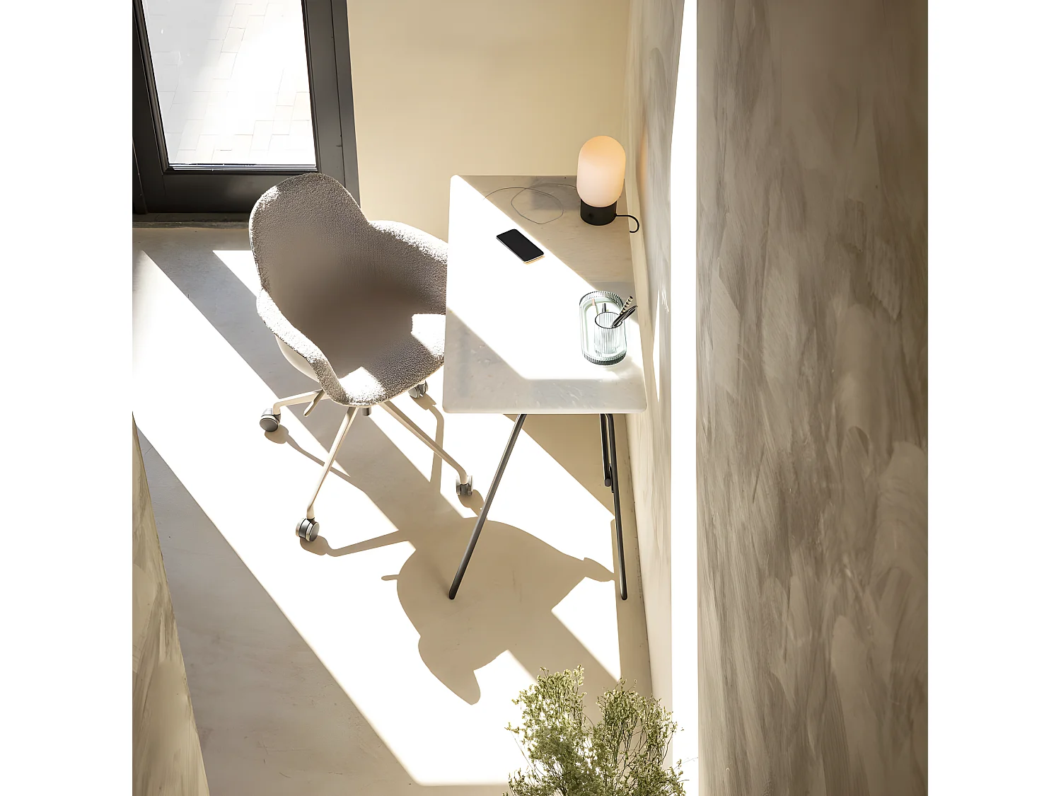 Albert Kuip - Chaise de bureau en tissu bouclette avec accoudoirs pivotante à roulettes - Taupe