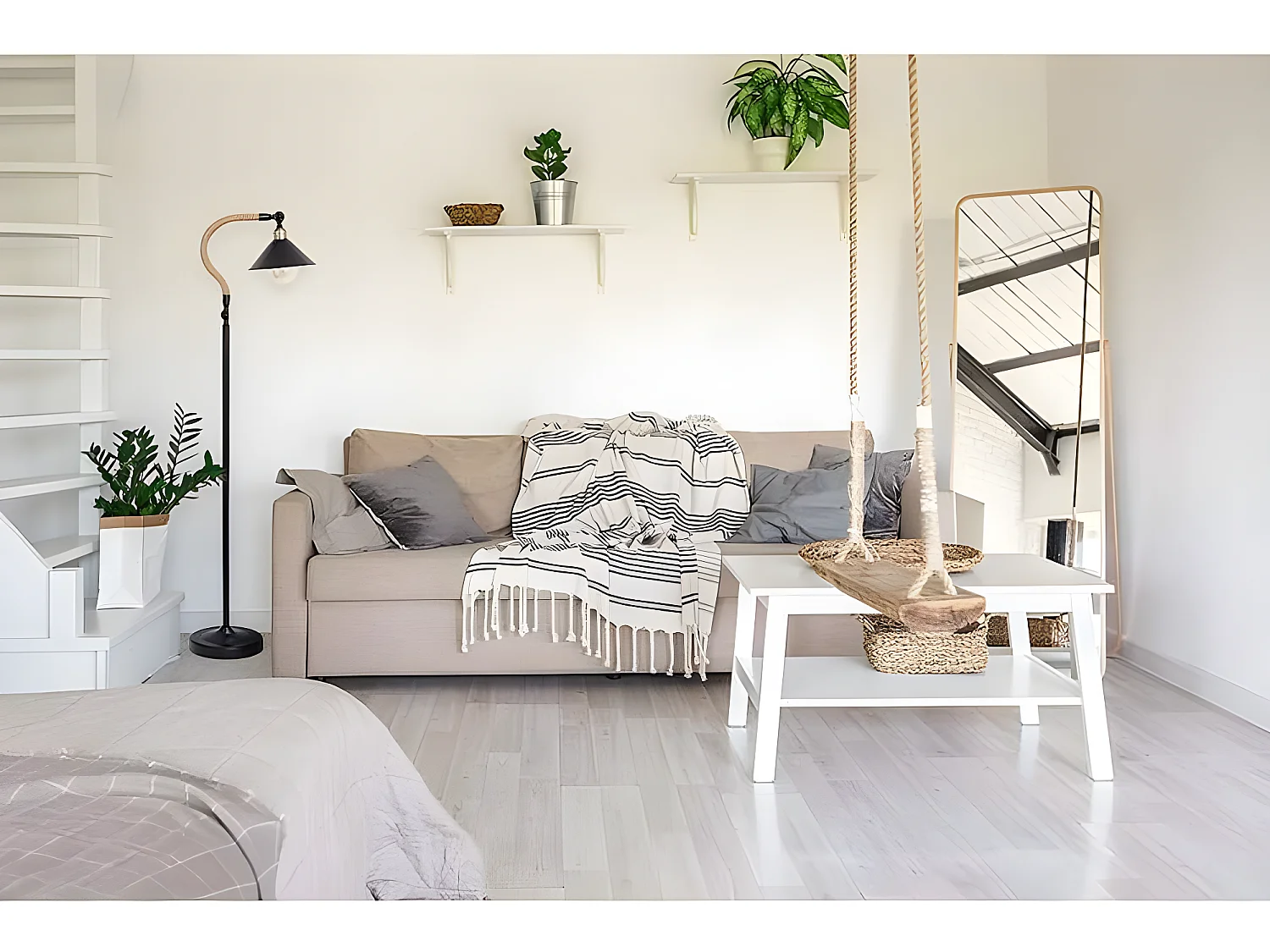 Modèle de bureau CABO noir avec écran métallique FABRILAMP