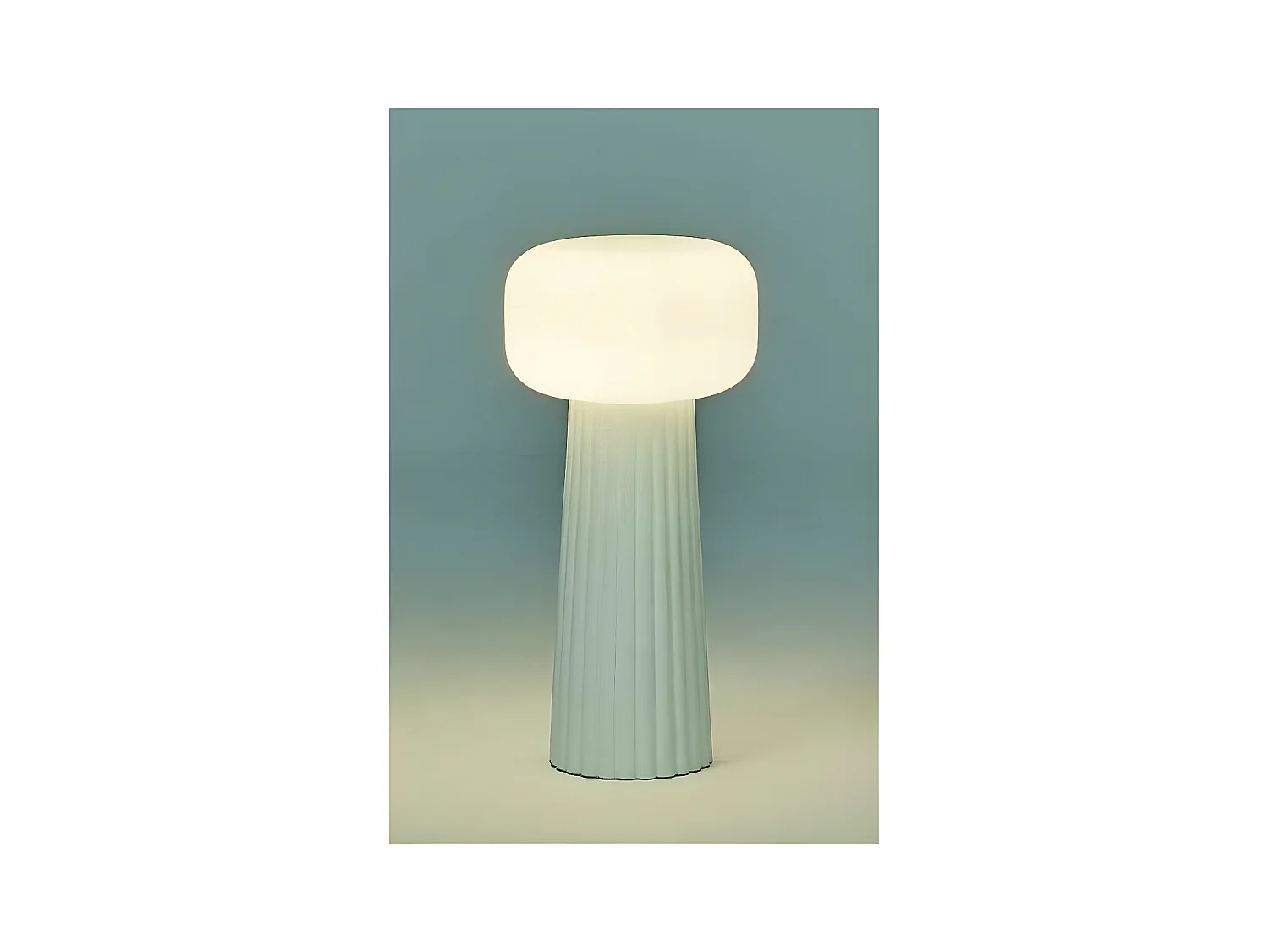Lampe de table FARO en verre blanc de MANTRA