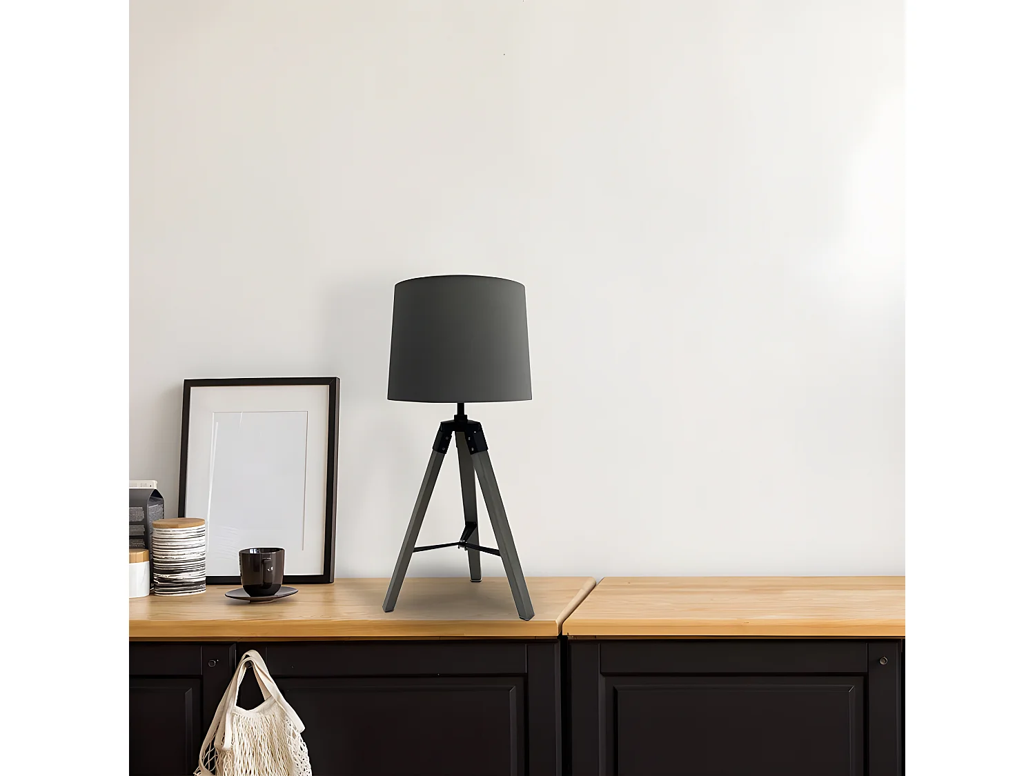 Bureau JULEN noir avec écran BRILAMP