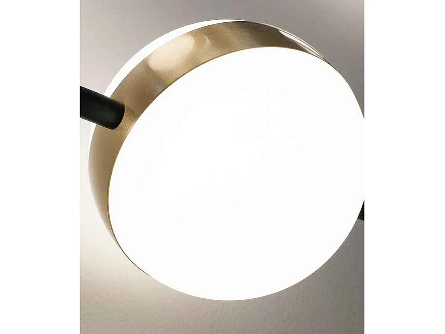 Modèle de bureau CUBA avec détail en or led 8w de MANTRA