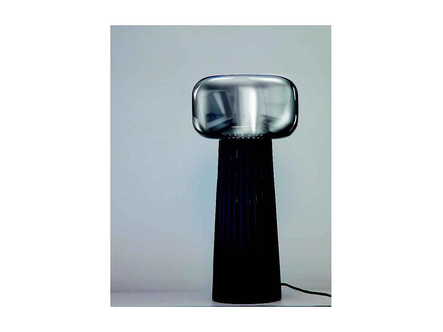 Bureau noir de 1 FARO modèle Light en verre MANTRA