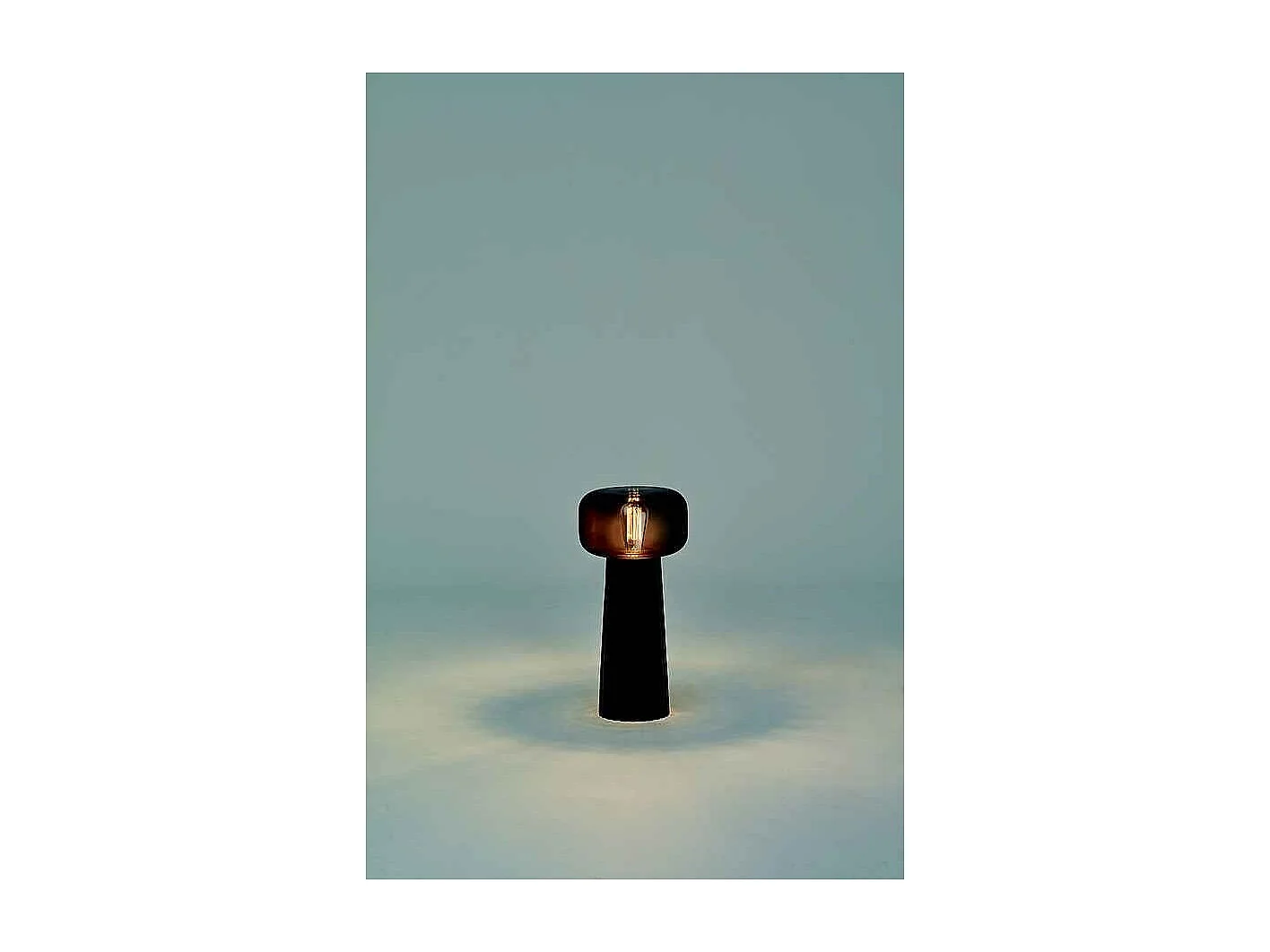 Bureau noir de 1 FARO modèle Light en verre MANTRA