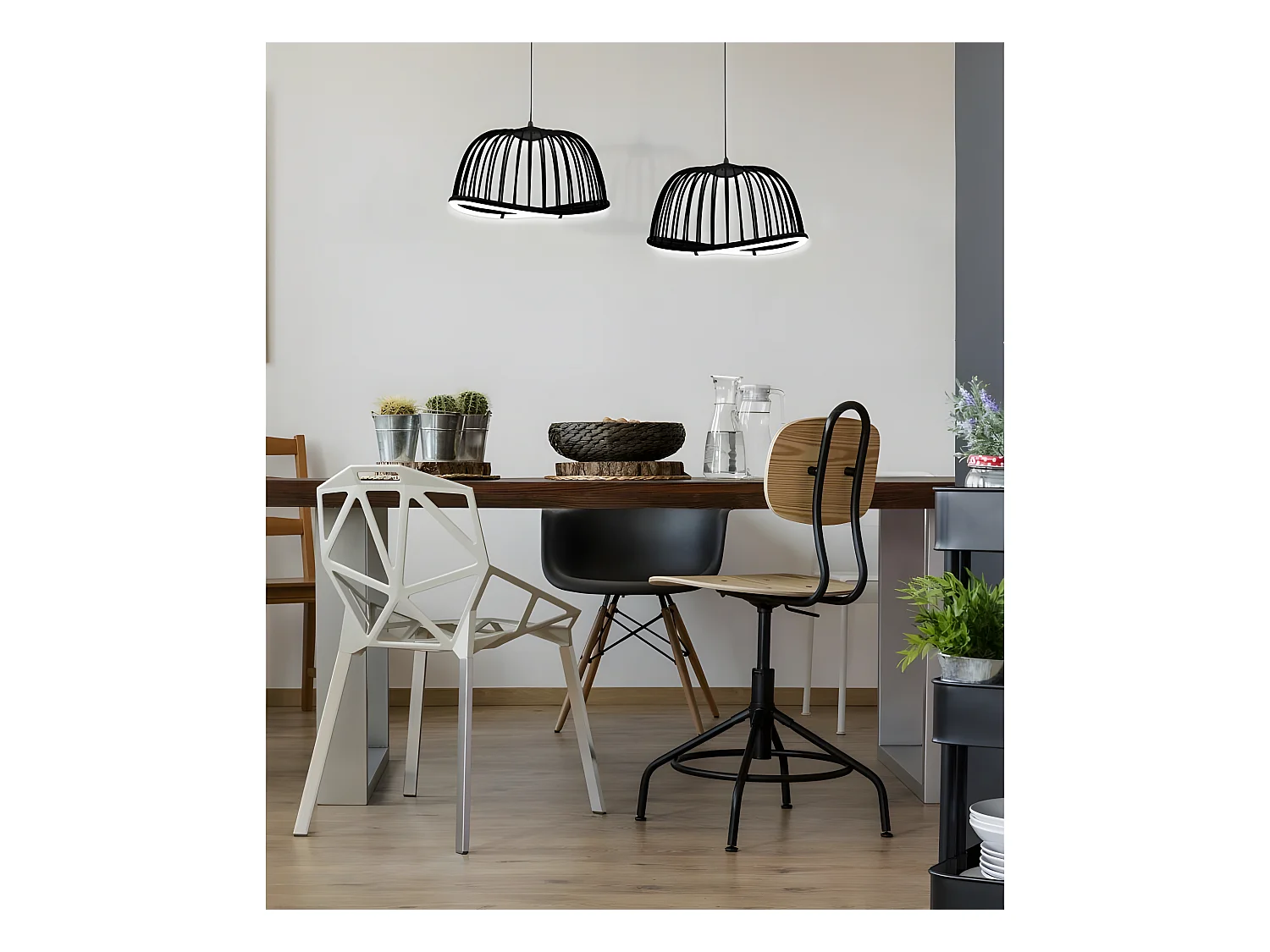 Lampe modèle CELESTE en noir avec led MANTRA