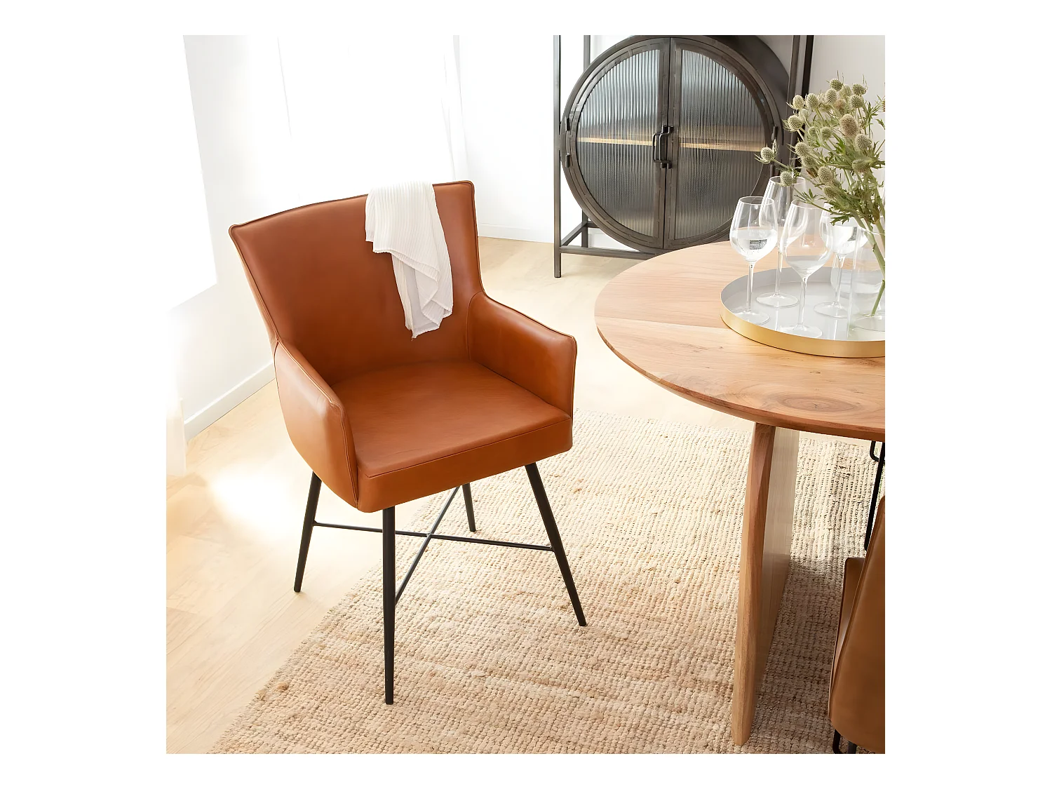 Fauteuil en cuir marron Hipolyte