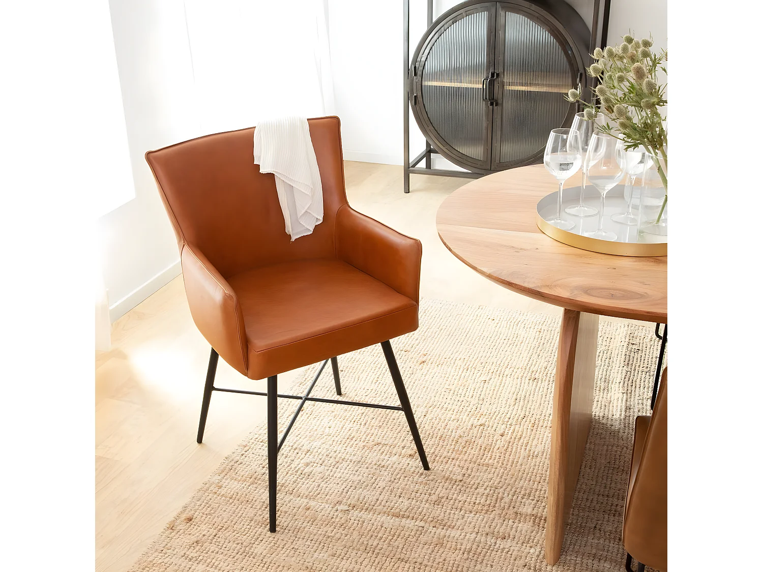 Fauteuil en cuir marron Hipolyte