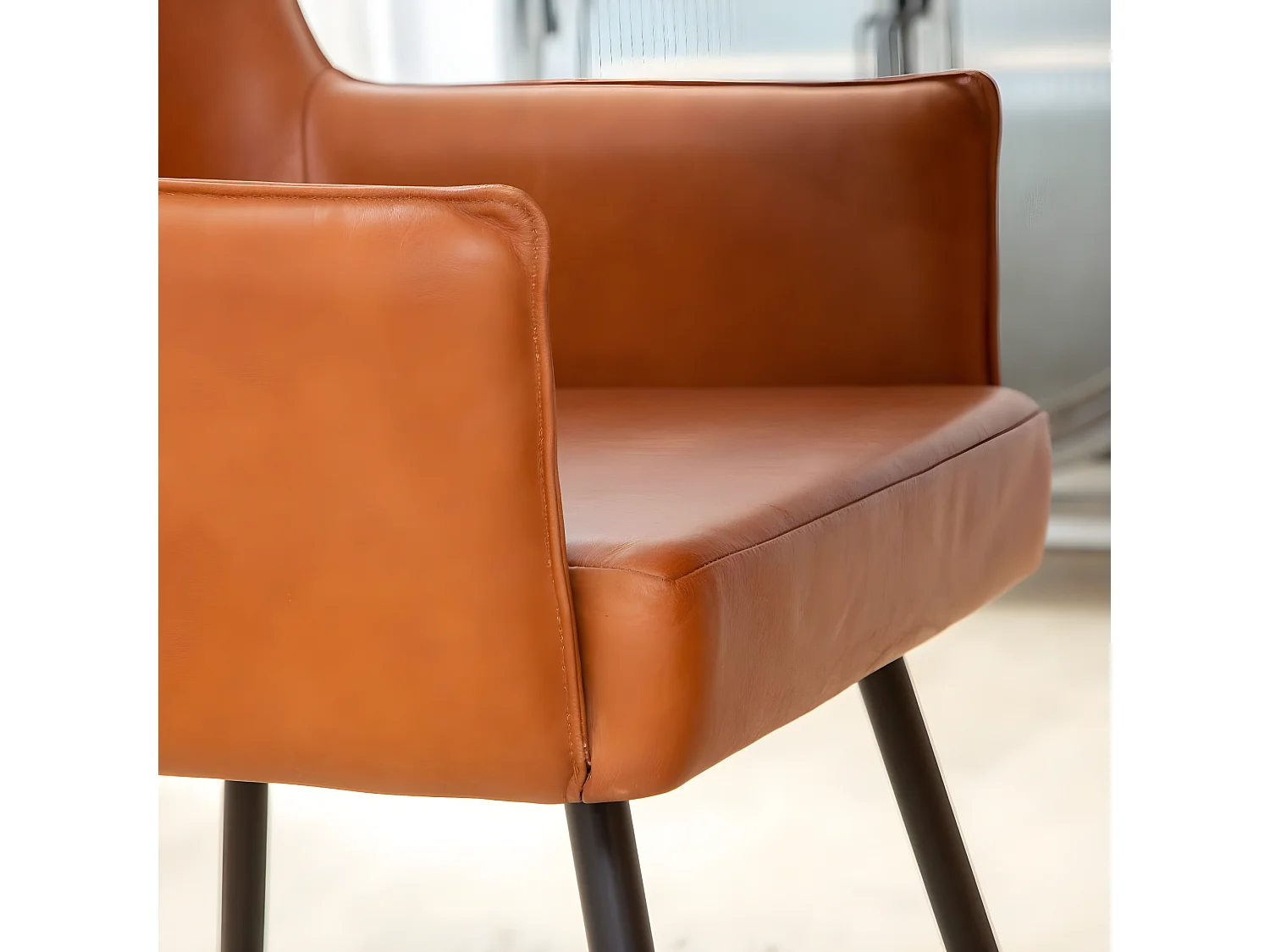 Fauteuil en cuir marron Hipolyte