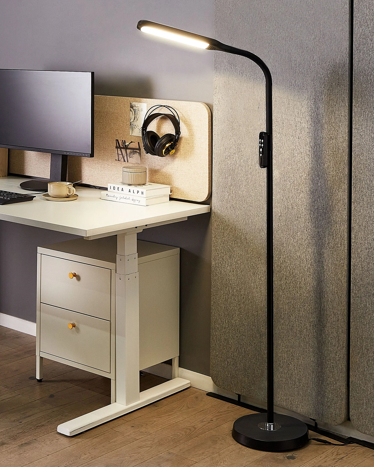 Lampada da terra a LED ARIES con dimmer Metallo Nero