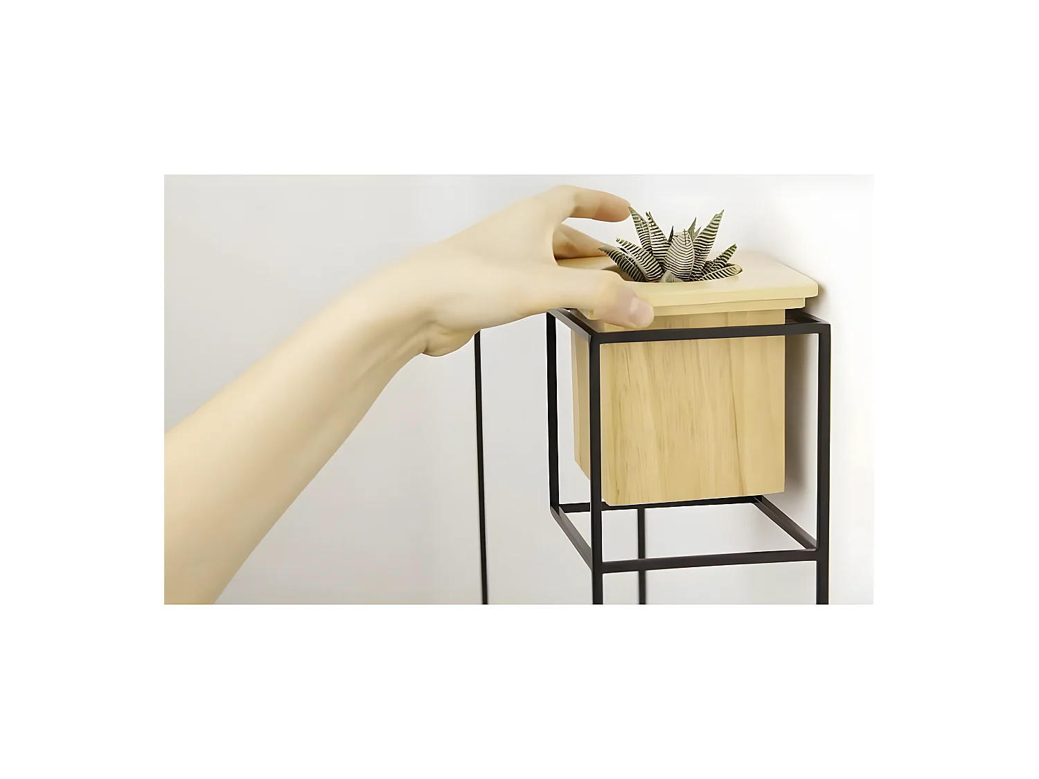 Design-Regal mit Blumenkasten Großes Modell