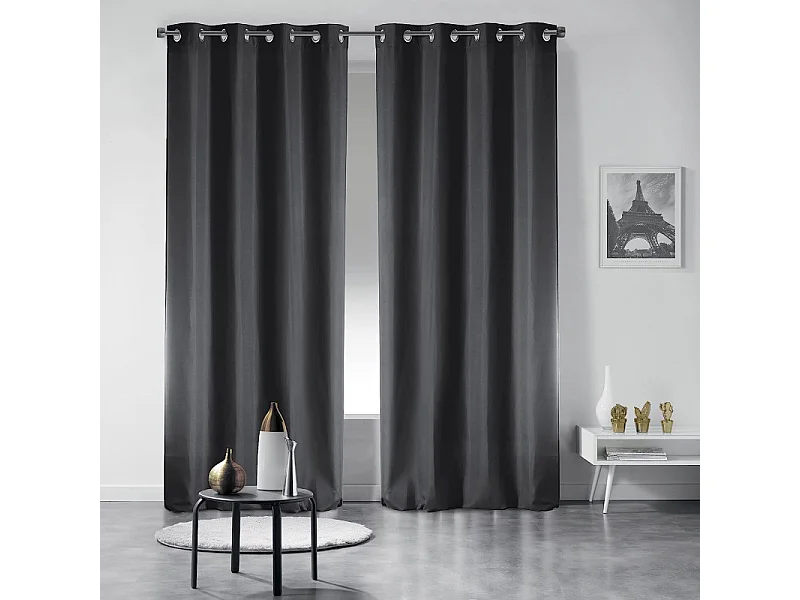 Cortina opaca lisa con ollaos 135 x 240 cm