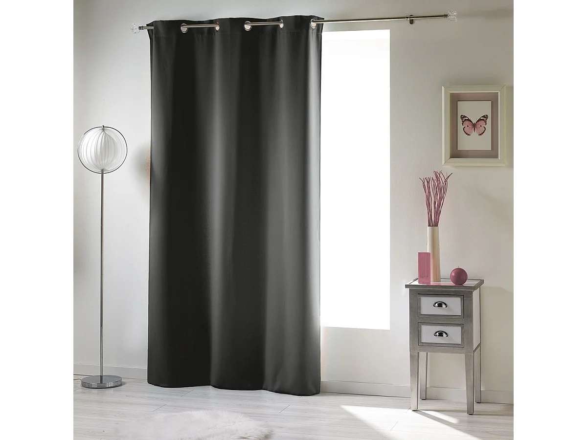 Cortina opaca lisa con ollaos 135 x 240 cm