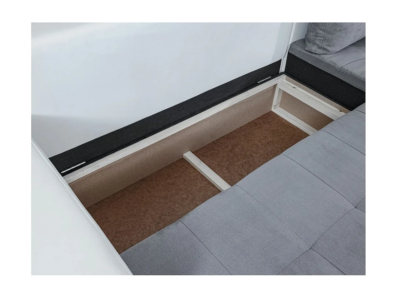 Canapé d'angle Droit 4 places Suzie convertible en Simili et Microfibre - Blanc et Gris - L246 x 188 x 80cm - Loungitude