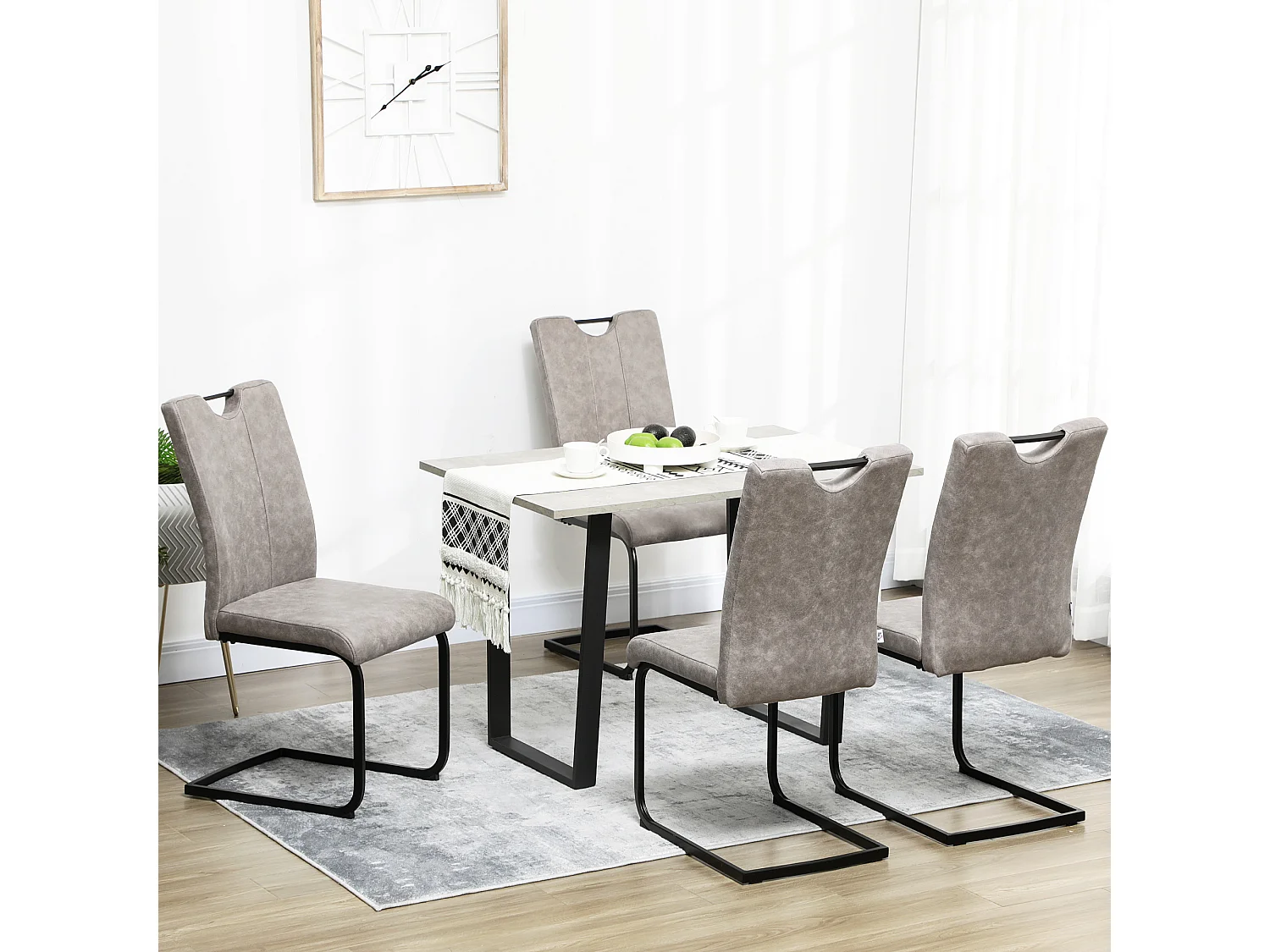Lot de 4 chaises de salon design cantilever piètement luge acier noir revêtement microfibre gris