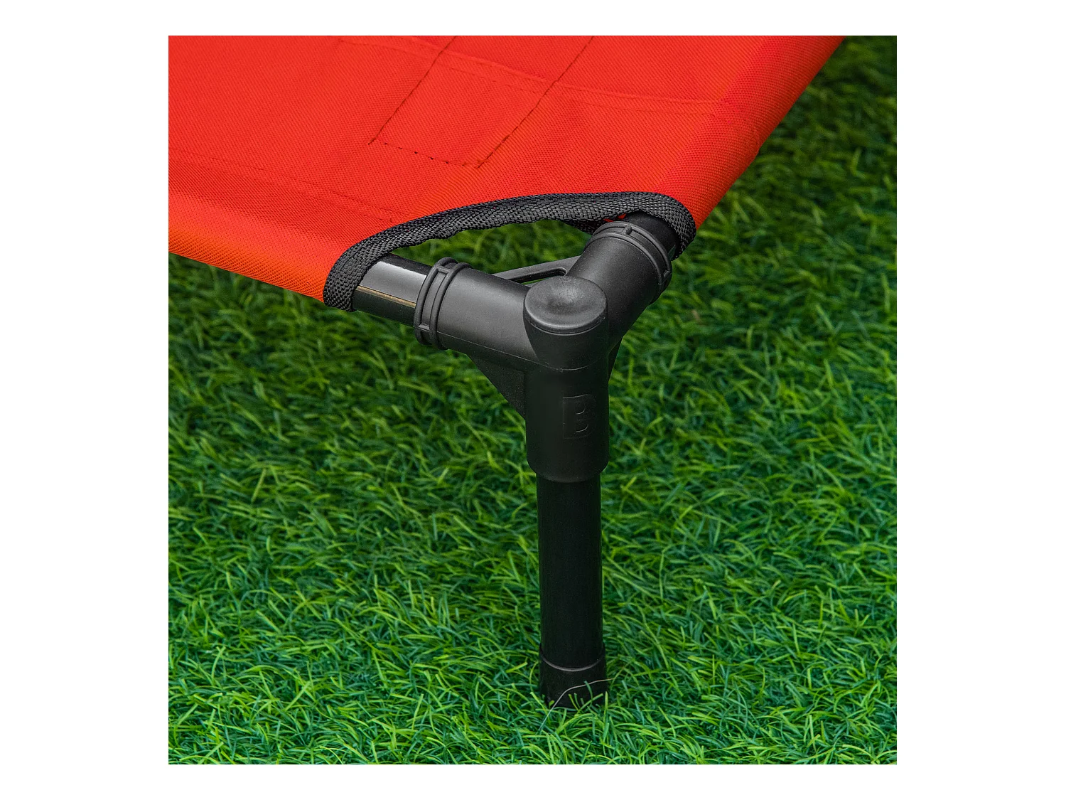 Lit surélevé pour chien chat dim. 61L x 46l x 18H cm avec sac métal époxy tissu oxford textilène micro-perforé rouge noir