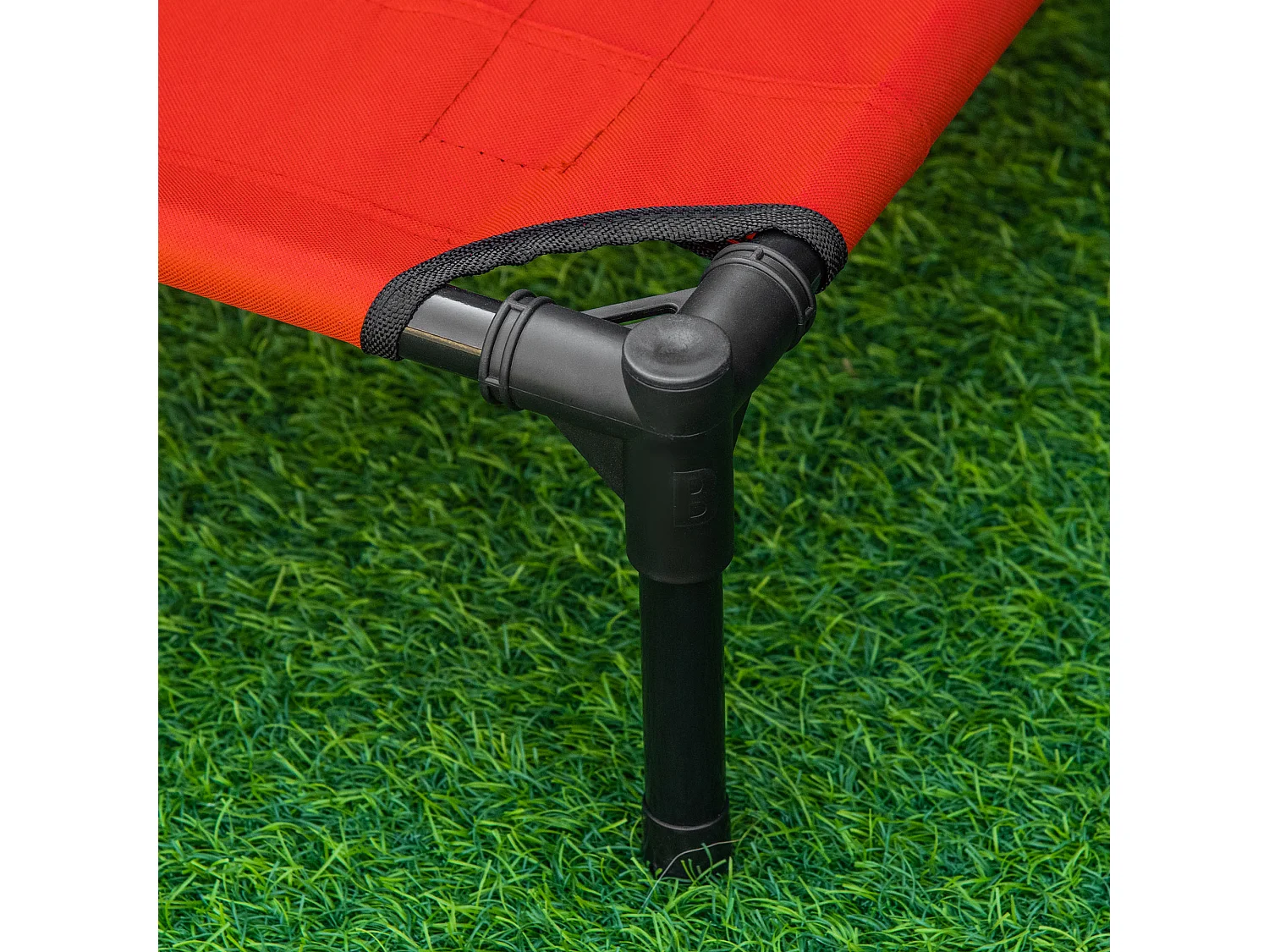 Lit surélevé pour chien chat dim. 61L x 46l x 18H cm avec sac métal époxy tissu oxford textilène micro-perforé rouge noir