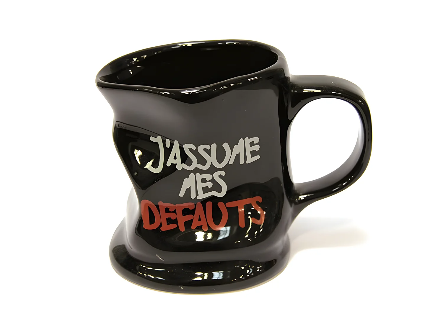 Mug Déformé "J'assume mes défauts" Noir