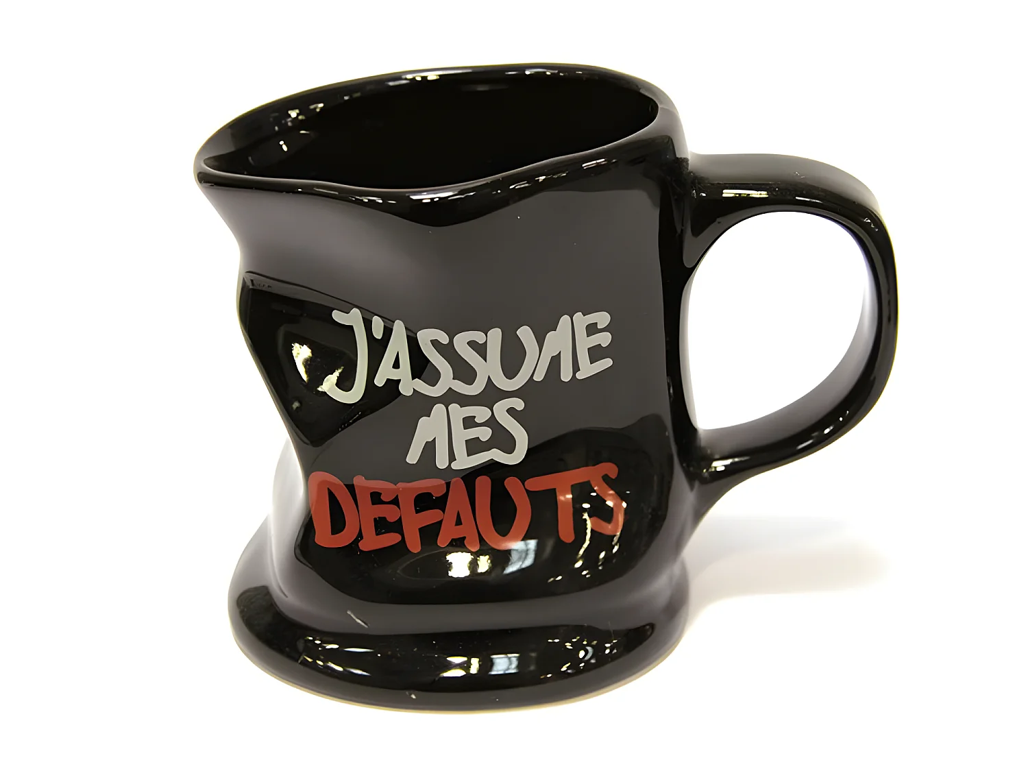 Mug Déformé "J'assume mes défauts" Noir