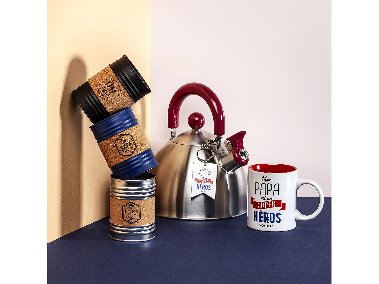 Mug - THE CONCEPT FACTORY - Papa Est Un Super Héros - Céramique - Rouge, Bleu, Blanc